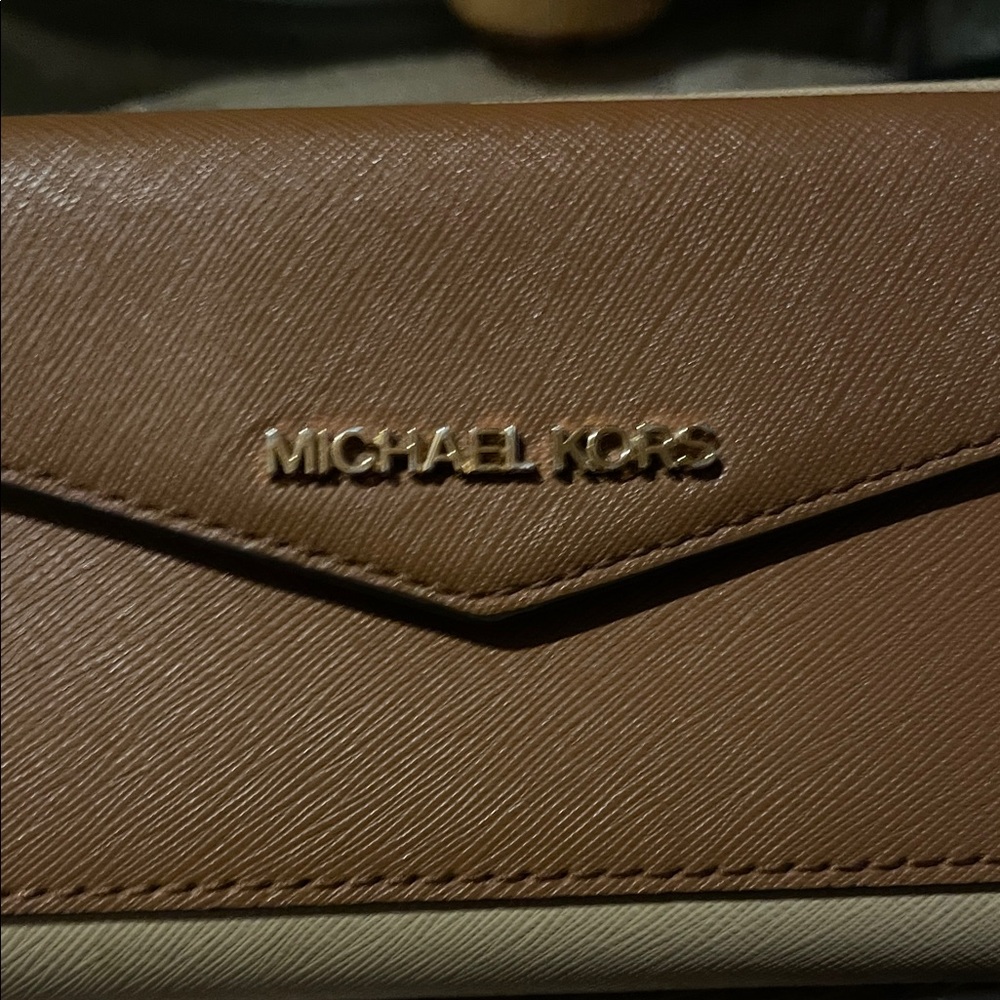 Michael Kors Beige and Brown Wristlet Wallet. NWOT - Picture 3 of 15